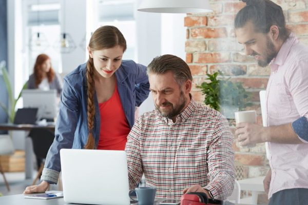 Menyusun Strategi Bisnis untuk Meningkatkan Daya Saing Menyusun Strategi Bisnis