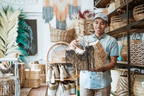 Mendorong Pelaku Usaha Untuk Ke Dunia Online