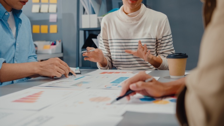 Deretan Strategi Bisnis Paling Efektif & Menguntungkan